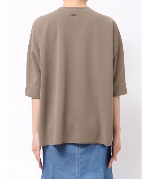 TONAL(トーナル)の「Vガゼットブラウス(シャツ/ブラウス・レディース・オフホワイト/ネイビー/ブラウン/ライトブルー・MEDIUM)」の9枚目の写真