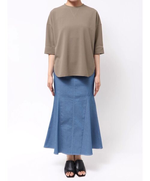 TONAL(トーナル)の「Vガゼットブラウス(シャツ/ブラウス・レディース・オフホワイト/ネイビー/ブラウン/ライトブルー・MEDIUM)」の14枚目の写真