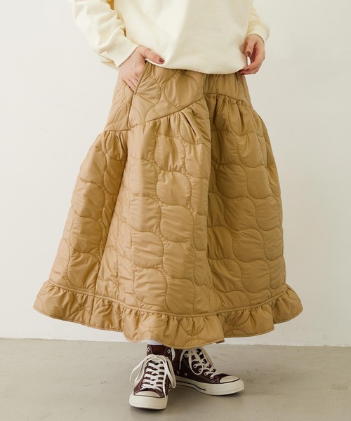 MILKFED.(ミルクフェド)の「QUILTED FLARED SKIRT(スカート・レディース・ブラック/オリーブ/ベージュ・ONE SIZE)」の3枚目の写真