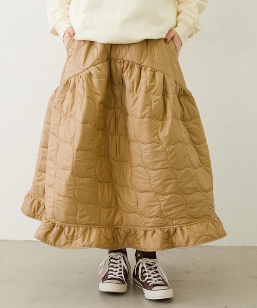 MILKFED.(ミルクフェド)の「QUILTED FLARED SKIRT(スカート・レディース・ブラック/オリーブ/ベージュ・ONE SIZE)」の4枚目の写真