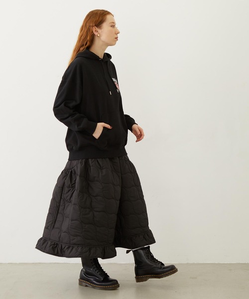 MILKFED.(ミルクフェド)の「QUILTED FLARED SKIRT(スカート・レディース・ブラック/オリーブ/ベージュ・ONE SIZE)」の22枚目の写真