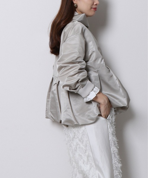 Re.Verofonna（ヴェロフォンナ）の「バルーンツイルパーカー（パーカー・レディース・ブラック/ネイビー/グレイッシュベージュ・MEDIUM）」の14枚目の写真