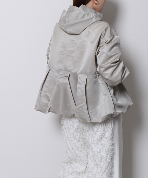 Re.Verofonna（ヴェロフォンナ）の「バルーンツイルパーカー（パーカー・レディース・ブラック/ネイビー/グレイッシュベージュ・MEDIUM）」の15枚目の写真