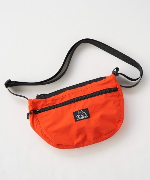 Kappa(カッパ)の「撥水ショルダーバッグ(ショルダーバッグ・レディース・ブラック/ベージュ/オレンジ・FREE)」の3枚目の写真