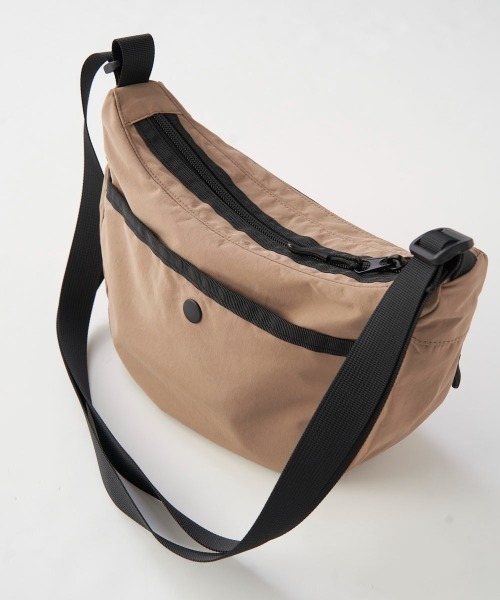 Kappa(カッパ)の「撥水ショルダーバッグ(ショルダーバッグ・レディース・ブラック/ベージュ/オレンジ・FREE)」の13枚目の写真