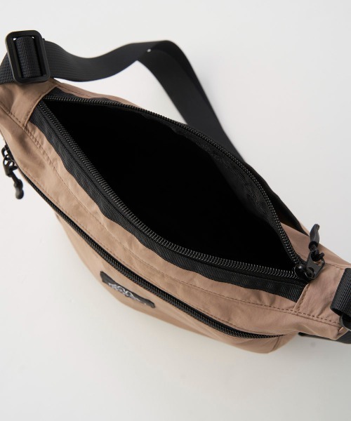 Kappa(カッパ)の「撥水ショルダーバッグ(ショルダーバッグ・レディース・ブラック/ベージュ/オレンジ・FREE)」の16枚目の写真