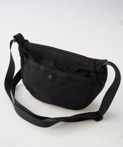 Kappa(カッパ)の「撥水ショルダーバッグ(ショルダーバッグ・レディース・ブラック/ベージュ/オレンジ・FREE)」の6枚目の写真