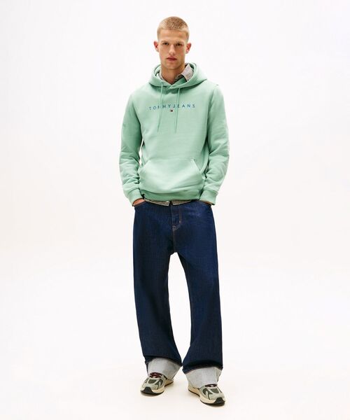 tommy jeans(トミー ジーンズ)の「レギュラーライナーロゴパーカー(スウェット・メンズ・エメラルド/ブルー/ライトグレー・SMALL/LARGE/X-LARGE/MEDIUM)」の13枚目の写真