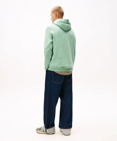 tommy jeans(トミー ジーンズ)の「レギュラーライナーロゴパーカー(スウェット・メンズ・エメラルド/ブルー/ライトグレー・SMALL/LARGE/X-LARGE/MEDIUM)」の14枚目の写真