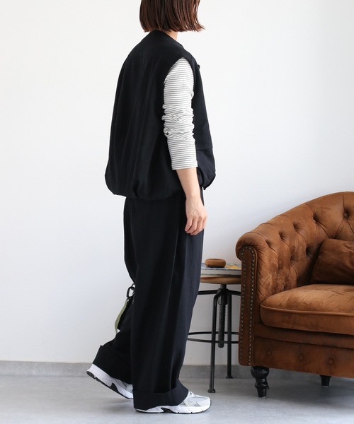 cepo(セポ)の「〈セットアップ対応〉カルゼスソバルーンジップベスト(ベスト・レディース・ブラック/キャメル・M)」の6枚目の写真