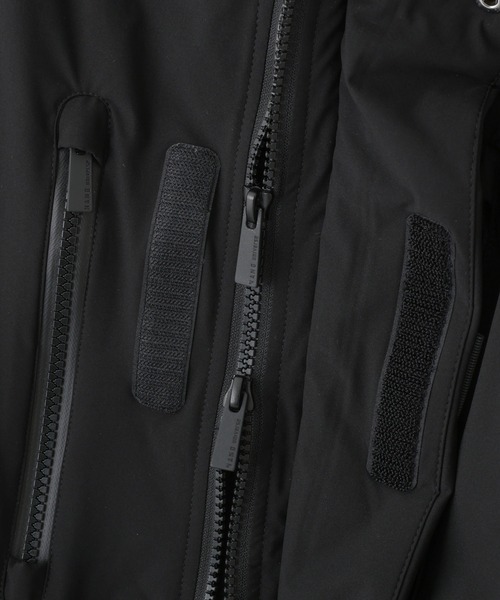 NANO universe（ナノユニバース）の「「西川ダウン(R)」SOLOTEXショートダウン（ダウンジャケット/コート・メンズ・オフホワイト/ブラック/チャコール・L/M）」の4枚目の写真