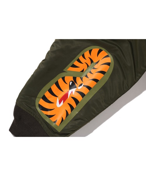 A BATHING APE（アベイシングエイプ）の「SHARK MA-1（MA-1・メンズ・オリーブ/ブラック・XX-LARGE/SMALL/X-LARGE/MEDIUM/LARGE）」の10枚目の写真
