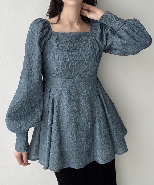 Meiru(メイル)の「スクエアネックジャガードペプラムトップス(薄手)(シャツ/ブラウス・レディース・ブルー系その他/ブラック/クリーム・SMALL/MEDIUM/LARGE)」の3枚目の写真