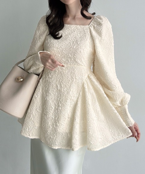 Meiru(メイル)の「スクエアネックジャガードペプラムトップス(薄手)(シャツ/ブラウス・レディース・ブルー系その他/ブラック/クリーム・SMALL/MEDIUM/LARGE)」の4枚目の写真