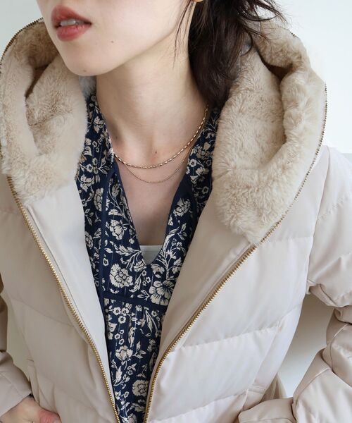 le.coeur blanc（ルクールブラン）の「ファーフードショートダウン（ダウンジャケット/コート・レディース・グレイッシュベージュ/モカ/ネイビー/ライトグレー/ブラック・36/38/40）」の21枚目の写真