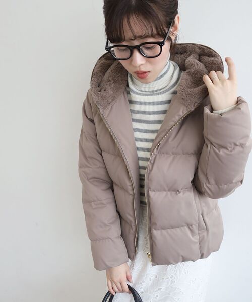 le.coeur blanc（ルクールブラン）の「ファーフードショートダウン（ダウンジャケット/コート・レディース・グレイッシュベージュ/モカ/ネイビー/ライトグレー/ブラック・36/38/40）」の15枚目の写真