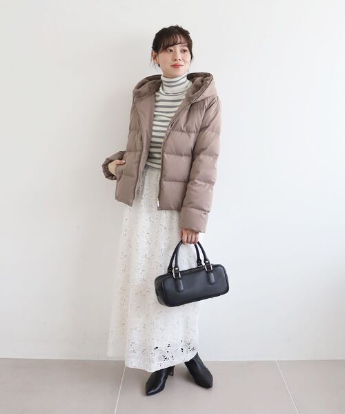 le.coeur blanc（ルクールブラン）の「ファーフードショートダウン（ダウンジャケット/コート・レディース・グレイッシュベージュ/モカ/ネイビー/ライトグレー/ブラック・36/38/40）」の20枚目の写真