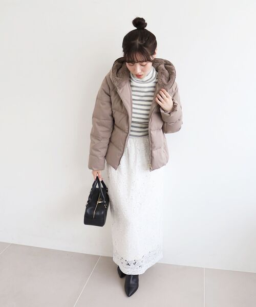 le.coeur blanc（ルクールブラン）の「ファーフードショートダウン（ダウンジャケット/コート・レディース・グレイッシュベージュ/モカ/ネイビー/ライトグレー/ブラック・36/38/40）」の22枚目の写真