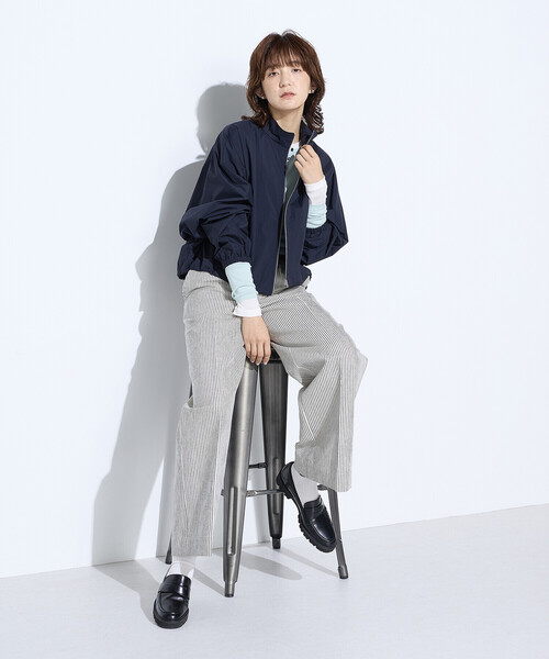 COMME CA Wardrobe（コムサワードローブ）の「ドライナイロンストレッチタフタ ブルゾン（ブルゾン・レディース・グレイッシュブルー/ブラウン系その他/ネイビー・FREE）」の17枚目の写真