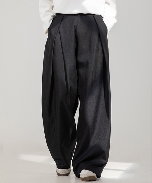 TOBEE(トゥビー)の「【TOBEE】クロス ダブルタックデザイン ワイドスラックス(スラックス・メンズ・ブラック/ブラウン/グレー・LARGE/MEDIUM/X-LARGE)」の2枚目の写真