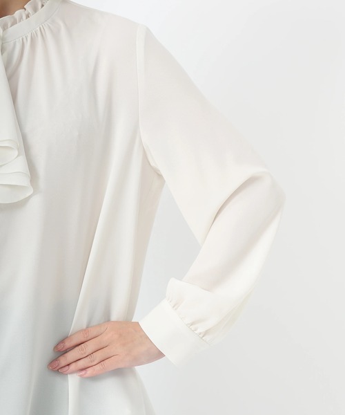 STRAWBERRY-FIELDS（ストロベリーフィールズ）の「ストレッチジョーゼット_2wayスカーフタイブラウス（シャツ/ブラウス・レディース・ライトグレー/アイボリー・2）」の11枚目の写真