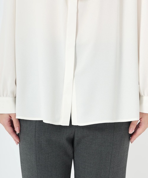 STRAWBERRY-FIELDS（ストロベリーフィールズ）の「ストレッチジョーゼット_2wayスカーフタイブラウス（シャツ/ブラウス・レディース・ライトグレー/アイボリー・2）」の12枚目の写真