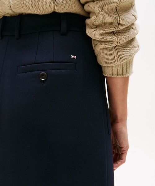 TOMMY HILFIGER（トミーヒルフィガー）の「ポンチテーラードミディスカート（スカート・レディース・ネイビー・32inch/36inch/34inch）」の4枚目の写真