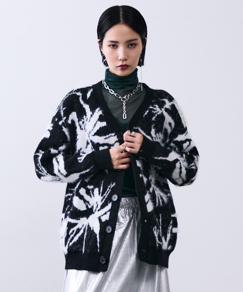 MONOe(モノエ)の「モノクロ柄シャギーVネックカーディガン(カーディガン/ボレロ・レディース・ダークグレー・FREE)」の15枚目の写真