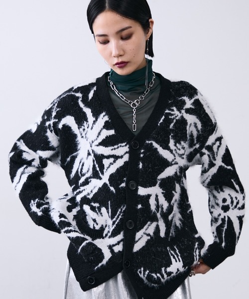 MONOe(モノエ)の「モノクロ柄シャギーVネックカーディガン(カーディガン/ボレロ・レディース・ダークグレー・FREE)」の19枚目の写真