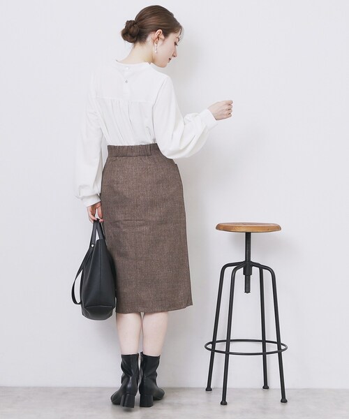 index（インデックス）の「ボウタイフリルトップス【洗濯機OK/ストレッチ/イージーアイロン/防シワ】《S～3L》（Tシャツ/カットソー・レディース・ネイビー/サックスブルー/ブラック系7/オフホワイト・36/38/40/42/44）」の10枚目の写真