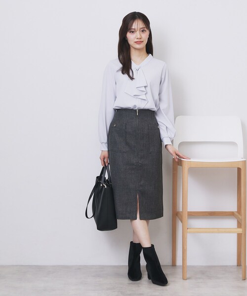 index（インデックス）の「ボウタイフリルトップス【洗濯機OK/ストレッチ/イージーアイロン/防シワ】《S～3L》（Tシャツ/カットソー・レディース・ネイビー/サックスブルー/ブラック系7/オフホワイト・36/38/40/42/44）」の13枚目の写真