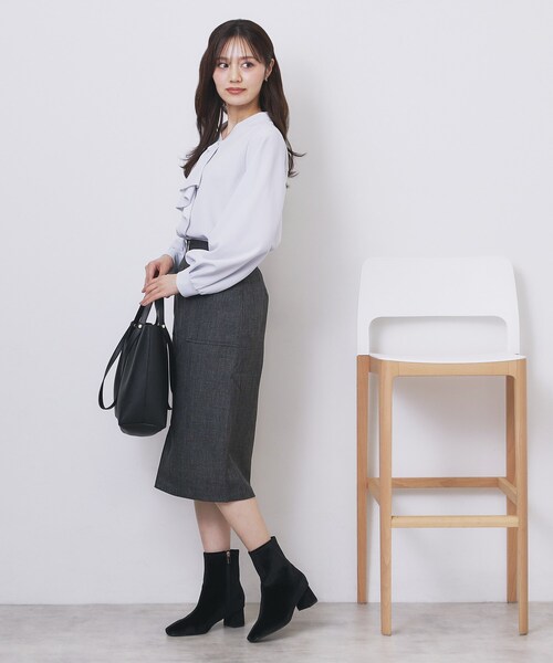 index（インデックス）の「ボウタイフリルトップス【洗濯機OK/ストレッチ/イージーアイロン/防シワ】《S～3L》（Tシャツ/カットソー・レディース・ネイビー/サックスブルー/ブラック系7/オフホワイト・36/38/40/42/44）」の14枚目の写真