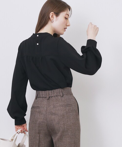 index（インデックス）の「ボウタイフリルトップス【洗濯機OK/ストレッチ/イージーアイロン/防シワ】《S～3L》（Tシャツ/カットソー・レディース・ネイビー/サックスブルー/ブラック系7/オフホワイト・36/38/40/42/44）」の20枚目の写真