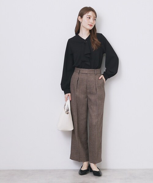 index（インデックス）の「ボウタイフリルトップス【洗濯機OK/ストレッチ/イージーアイロン/防シワ】《S～3L》（Tシャツ/カットソー・レディース・ネイビー/サックスブルー/ブラック系7/オフホワイト・36/38/40/42/44）」の21枚目の写真