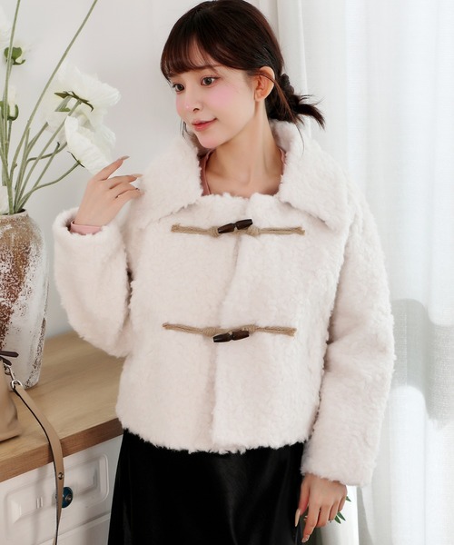 Anely(アネリー)の「ビッグカラー コンパクト ボア ダッフル ジャケット(その他アウター・レディース・ダークグレー/アイボリー/ブラック・FREE)」の11枚目の写真