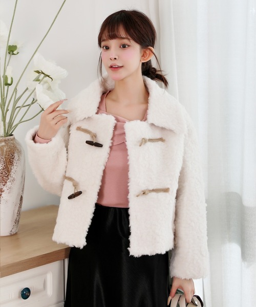 Anely(アネリー)の「ビッグカラー コンパクト ボア ダッフル ジャケット(その他アウター・レディース・ダークグレー/アイボリー/ブラック・FREE)」の12枚目の写真
