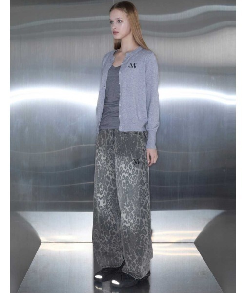 MUCENT（ムセント）の「A'GEM/9 × .kom 『MUCENT/ムーセント』 MARAIS 7 BUTTON CROP HENRY NECK CARDIGAN/7ボタンクロップヘンリーネックカーディガン（カーディガン/ボレロ・レディース・ネイビー/グレー/ブラック/アイボリー・FREE）」の9枚目の写真