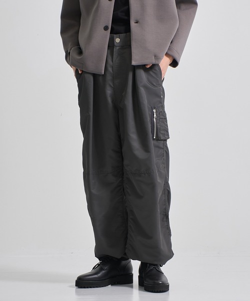 CITY TOKYO（シティトウキョウ）の「【CITY TOKYO/シティートーキョー】MA-1ワイドパンツ（カーゴパンツ・メンズ・ダークグレー/ブラック・1/2）」の2枚目の写真