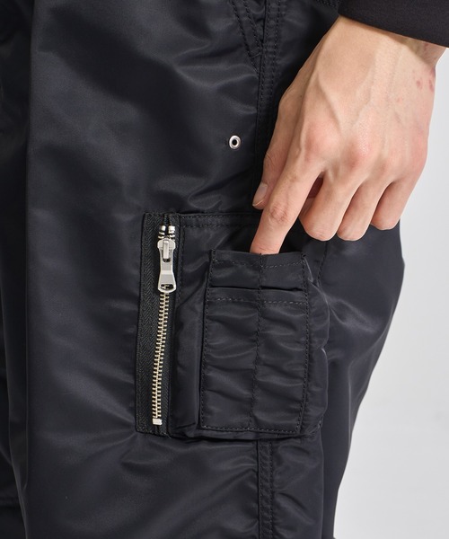 CITY TOKYO（シティトウキョウ）の「【CITY TOKYO/シティートーキョー】MA-1ワイドパンツ（カーゴパンツ・メンズ・ダークグレー/ブラック・1/2）」の12枚目の写真