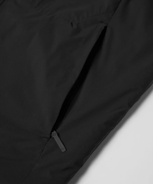 DESCENTE ALLTERRAIN（デサント　オルテライン）の「DESCENTE ALLTERRAIN/デサントオルテライン ウォームインサレーション パーカー（パーカー・メンズ・ブラック・O/L/M）」の7枚目の写真