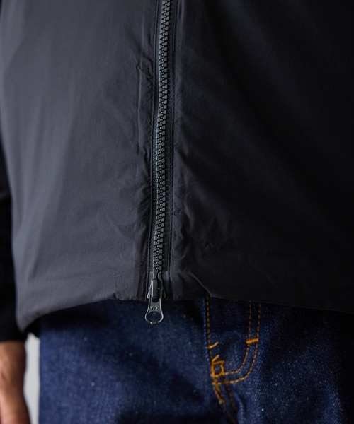 DESCENTE ALLTERRAIN（デサント　オルテライン）の「DESCENTE ALLTERRAIN/デサントオルテライン ウォームインサレーション パーカー（パーカー・メンズ・ブラック・O/L/M）」の3枚目の写真