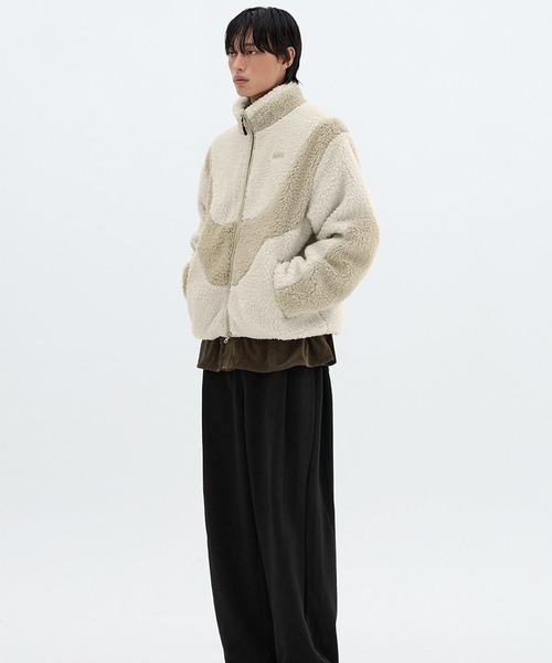 F.ILLUMINATE（フィルミネイト）の「【UNISEX】Filluminate／デュオフリースブルゾン（ブルゾン・レディース・ベージュ/ブラック・MEDIUM/SMALL）」の4枚目の写真