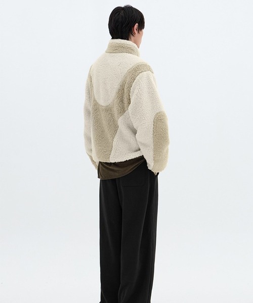 F.ILLUMINATE（フィルミネイト）の「【UNISEX】Filluminate／デュオフリースブルゾン（ブルゾン・レディース・ベージュ/ブラック・MEDIUM/SMALL）」の5枚目の写真