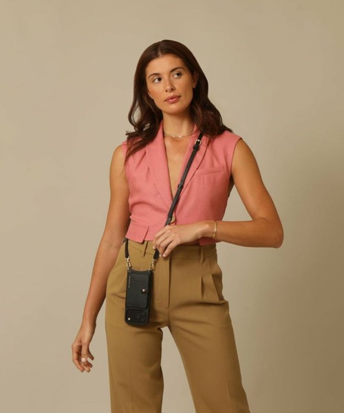 BANDOLIER（バンドリヤー）の「BANDOLIER / Mila Magsafe iPhone 17シリーズケース（スマホケース/カバー・レディース・ゴールド/ブラック・iPhone 17 Pro/iPhone 17 Pro Max）」の9枚目の写真