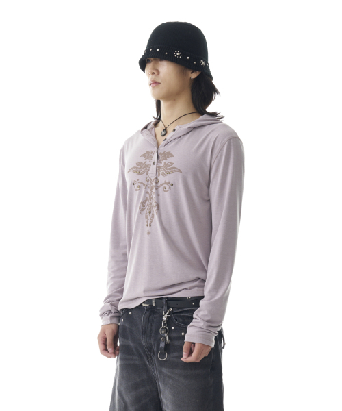 AAKAM(アーカム)の「Studded Leaf Hooded Long Sleeve (Beige)(パーカー・レディース・その他・1/2)」の2枚目の写真