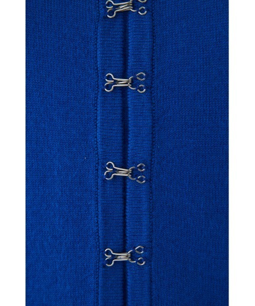 RIM.ARK(リムアーク)の「Many hook V neck tops メニーフックVネックトップス(ニット/セーター・レディース・グレー/ブルー/ブラック/ライトベージュ・FREE)」の7枚目の写真