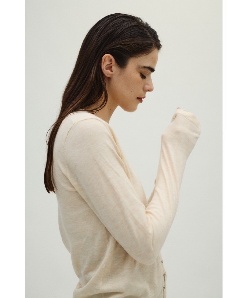 RIM.ARK(リムアーク)の「Many hook V neck tops メニーフックVネックトップス(ニット/セーター・レディース・グレー/ブルー/ブラック/ライトベージュ・FREE)」の12枚目の写真