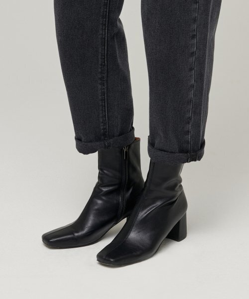MUSINSA STANDARD WOMAN（ムシンサスタンダードウーマン）の「ウィメンズリラックスマムフィットデニムパンツ[ウォッシュドブラック]（デニムパンツ・レディース・その他・25/26/27/24）」の8枚目の写真