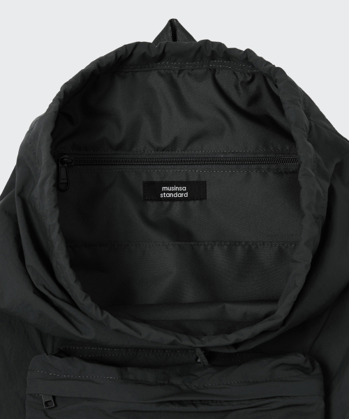 MUSINSA STANDARD（ムシンサスタンダード）の「クランクルドローストリングイージーバックパック[ブラック]（バックパック/リュック・レディース・その他・FREE）」の5枚目の写真