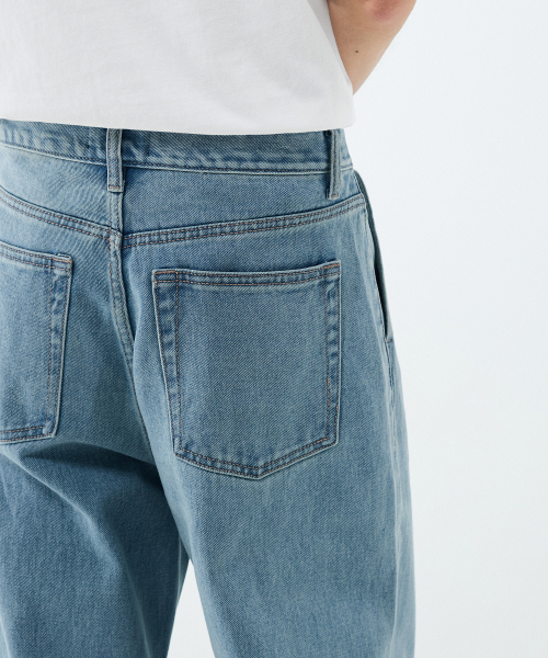 MUSINSA STANDARD（ムシンサスタンダード）の「ツーピンタックワイドデニムパンツ [ライトインディゴ]（デニムパンツ・メンズ・その他・40/38/42/36/34/28/29/32/30/31/33/26/27）」の6枚目の写真
